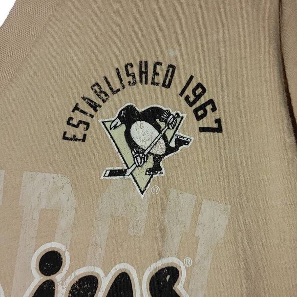 Pittsburgh Penguins V Neck Tee Ladies size Large - Picture 3 of 9